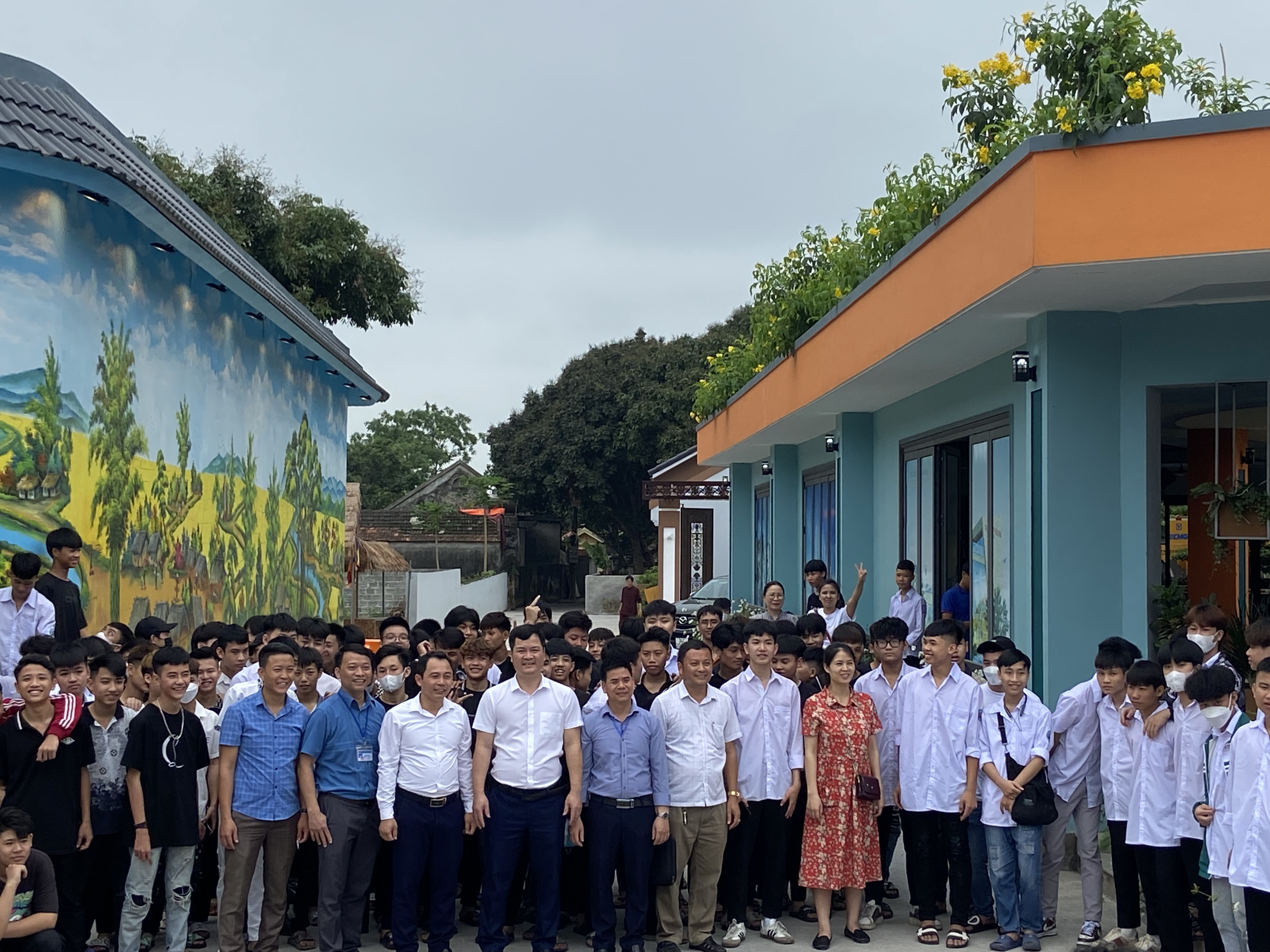 Hoạt động tham quan, trải nghiệm cho học sinh Trường Cao đẳng cơ giới Ninh Bình tại Khánh Thiện